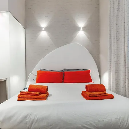 Orange M3 Duomo 12 Min Appartement Milaan